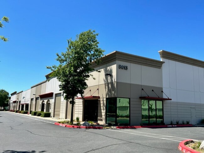 Plus de détails pour 8413 Washington Blvd, Roseville, CA - Industriel à louer