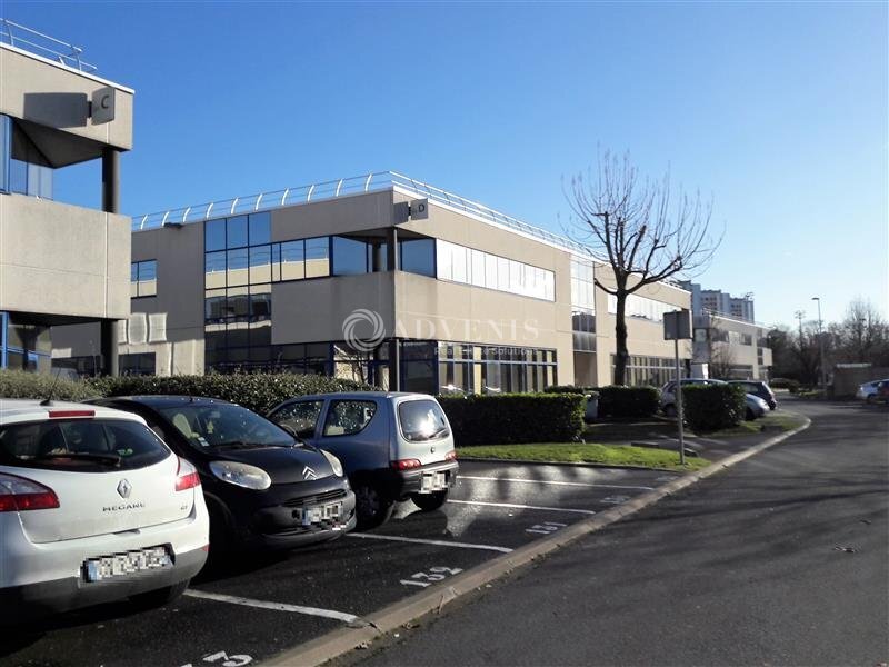 Flex dans Gennevilliers à louer Photo du bâtiment- Image 1 de 7