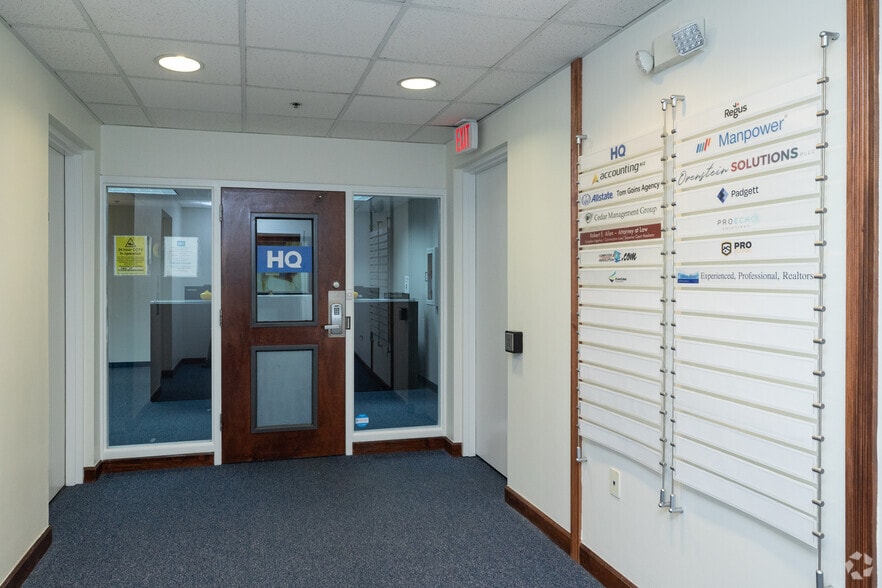 16 Biltmore Ave, Asheville, NC for lease - Interior Photo - Image 3 of 27