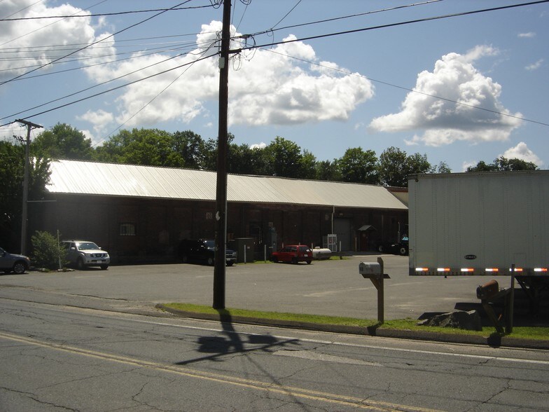 44 Depot St, Belchertown, MA à louer - Photo du bâtiment - Image 2 de 19