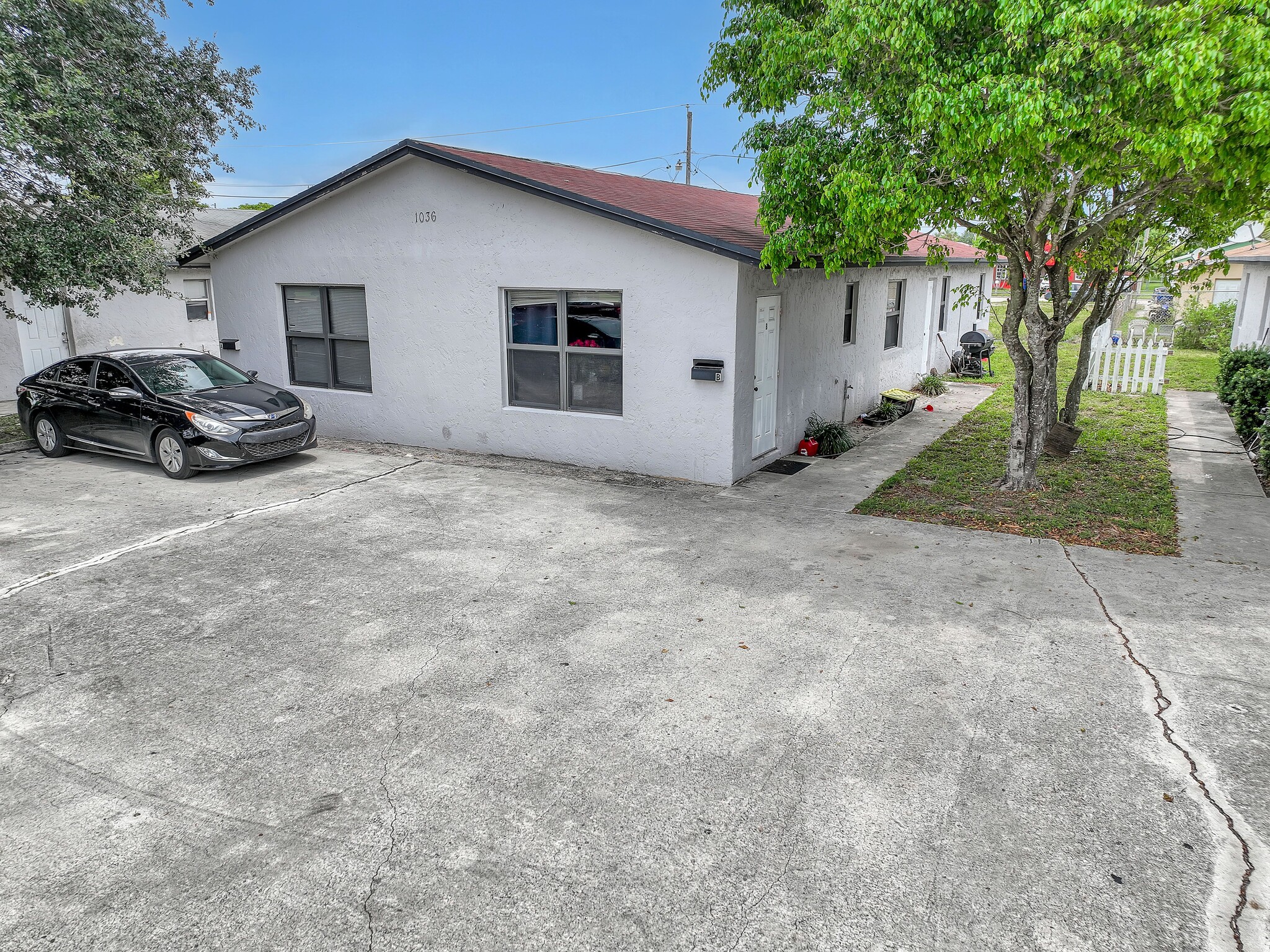 Investment properties portfolio portfolio of 8 properties for sale on LoopNet.ca Building Photo- Image 1 of 13