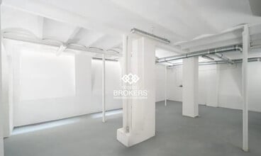 Office/Retail in Lyon for lease Interior Photo- Image 1 of 1