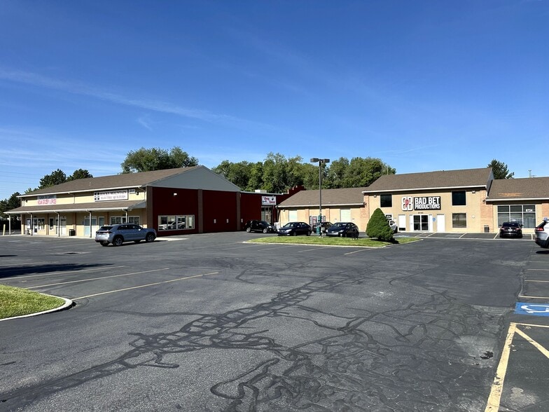 8720-8760 S 700 E, Sandy, UT à louer - Photo du bâtiment - Image 1 de 14