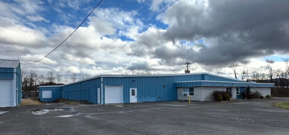 21 Industrial Park Rd, Selinsgrove, PA for lease - Primary Photo - Image 1 of 11