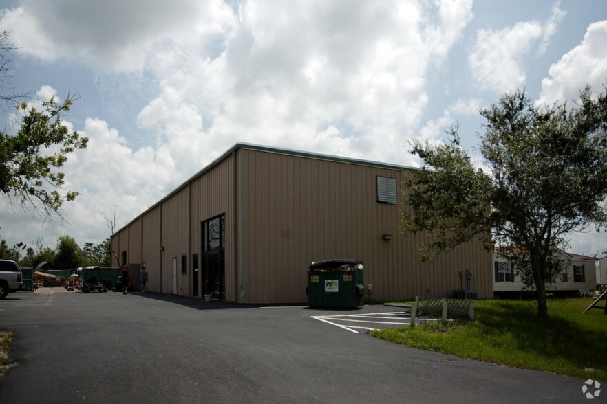 5432 Constitutional Ave, Punta Gorda, FL for lease - Primary Photo - Image 1 of 2