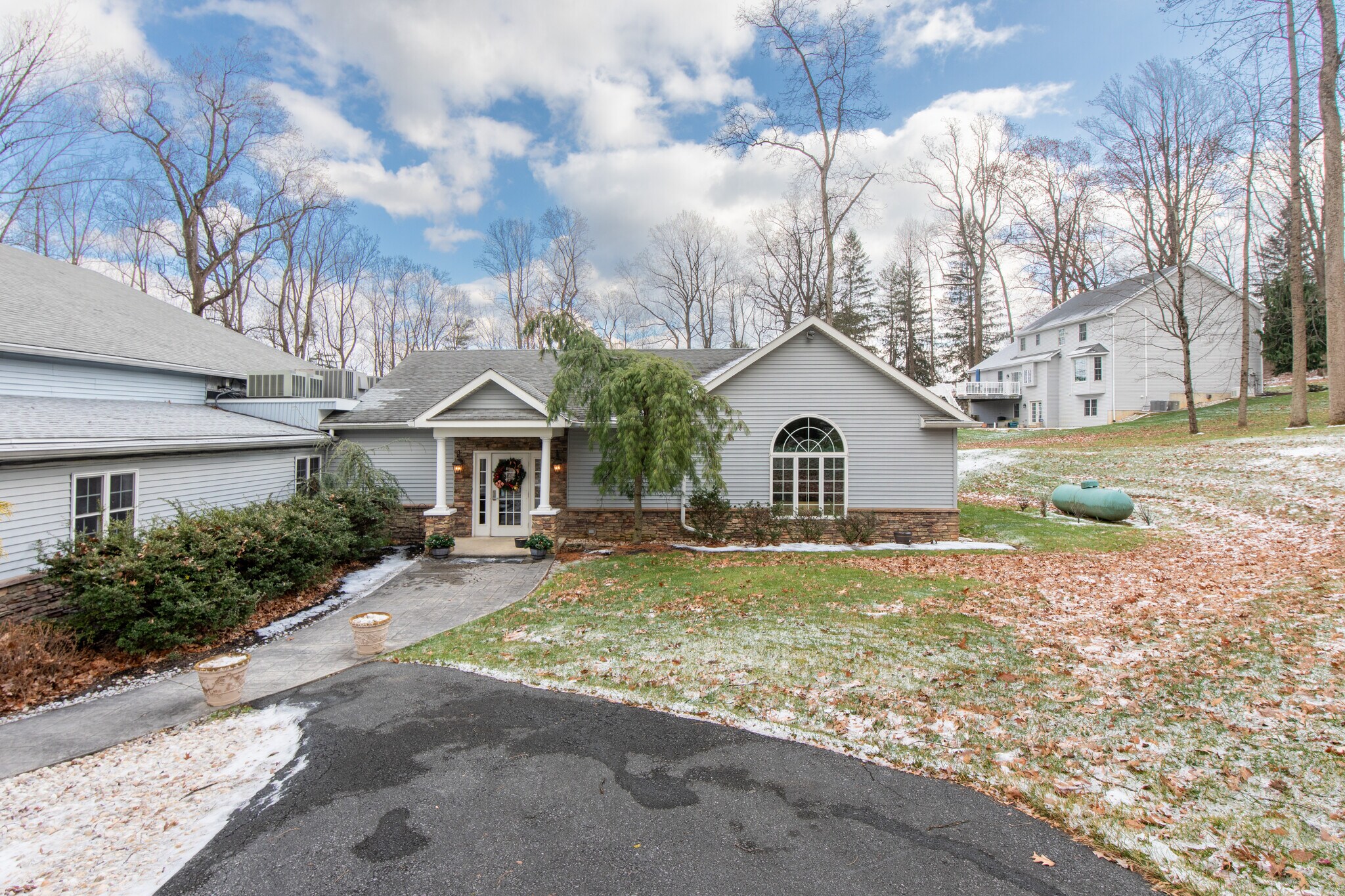 1303 Evergreen Dr, Bethlehem, PA à vendre Photo principale- Image 1 de 15