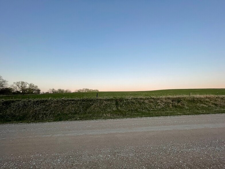 56th, Raymond, NE à vendre - Photo du bâtiment - Image 3 de 5