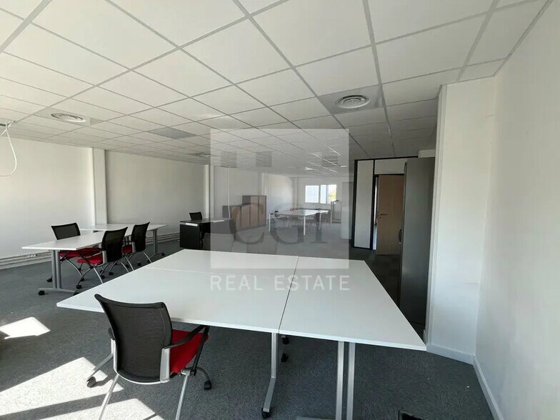 Bureau dans Décines-Charpieu à louer - Photo intérieure - Image 2 de 10