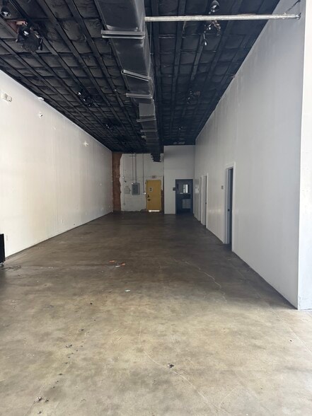 4715 Main St, Houston, TX for lease - Building Photo - Image 2 of 28