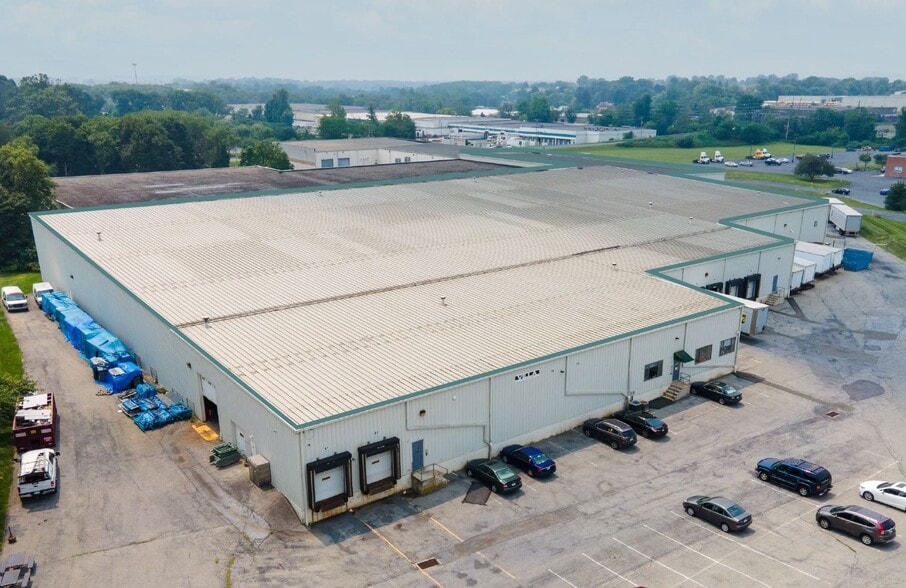 100 Corporate Dr, Reading, PA à louer - Photo du bâtiment - Image 3 de 18