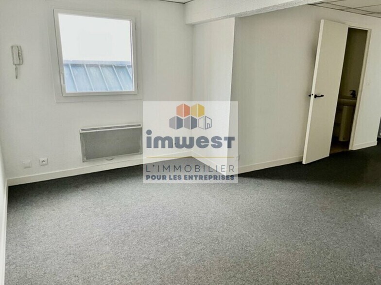 Flex in Rennes for sale - Interior Photo - Image 3 of 11