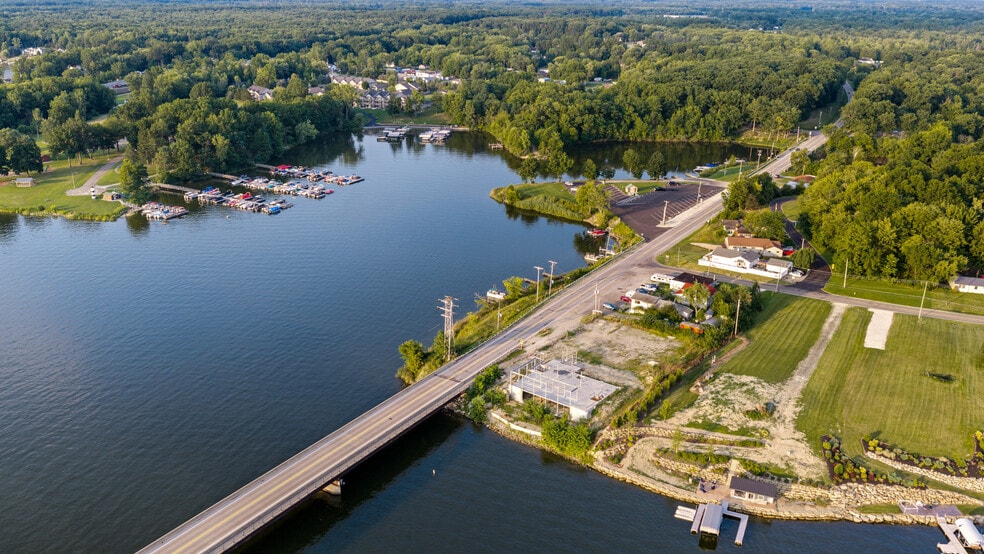 17000 Mahoning ave, Lake Milton, OH for sale - Primary Photo - Image 1 of 23