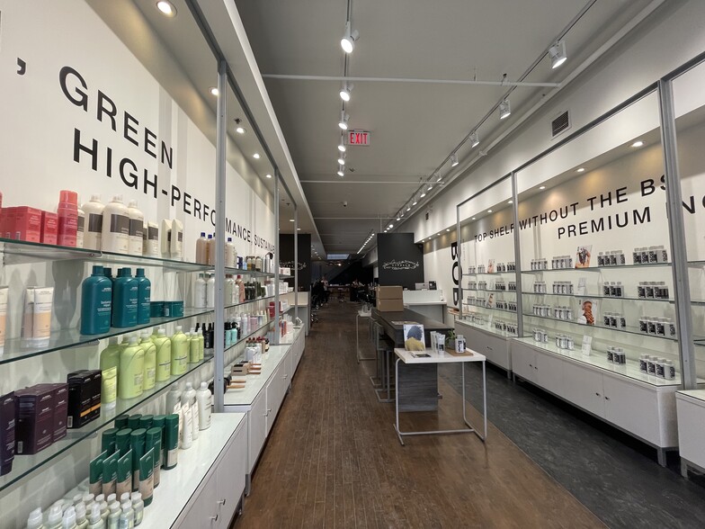 269 Queen St W, Toronto, ON for lease - Interior Photo - Image 2 of 9