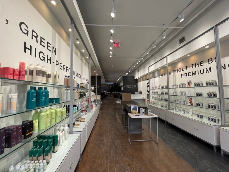 269 Queen St W, Toronto, ON à louer - Photo intérieure - Image 2 de 9