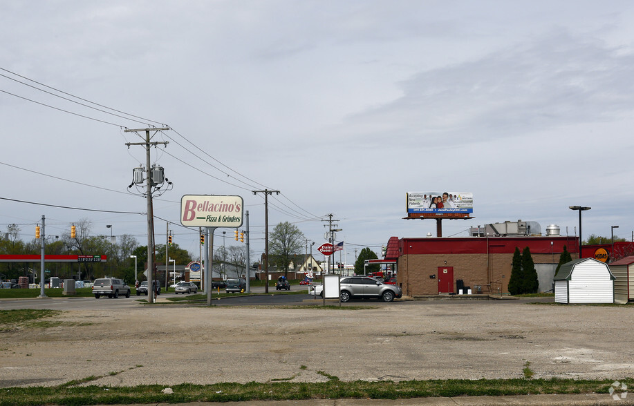 1834 E Michigan Rd, Shelbyville, IN à louer - Photo principale - Image 1 de 2