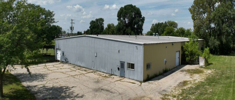 848 E Commercial Ave, Whitewater, WI à vendre - Photo du bâtiment - Image 1 de 11