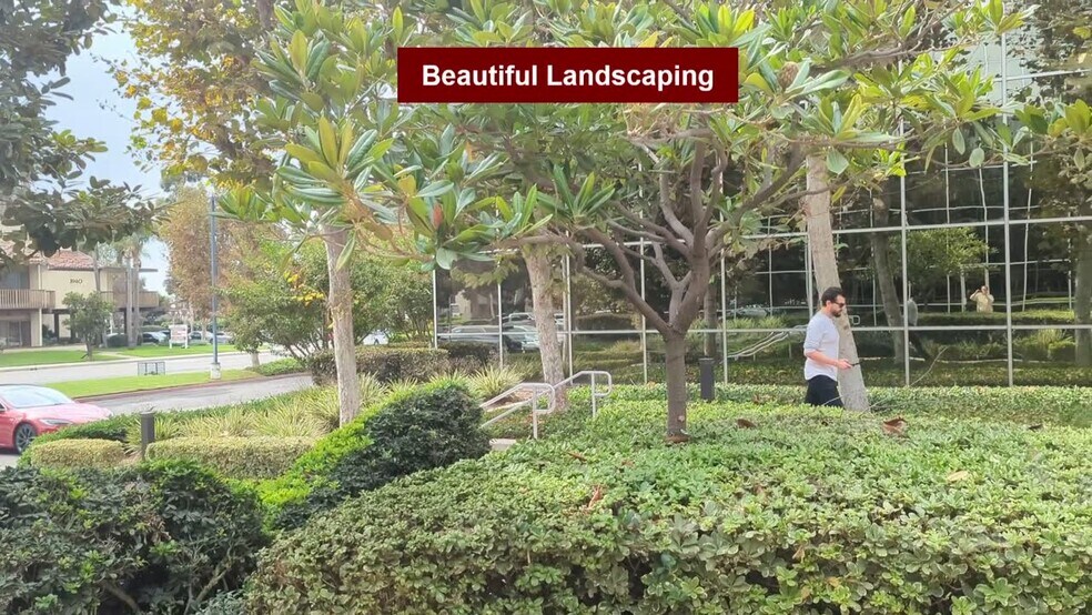 1915 W Orangewood Ave, Orange, CA à louer - Vidéo sur l’inscription commerciale - Image 2 de 5