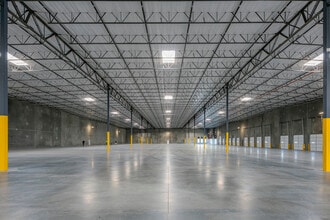 4250 E Superior Ave, Phoenix, AZ for lease Interior Photo- Image 2 of 4