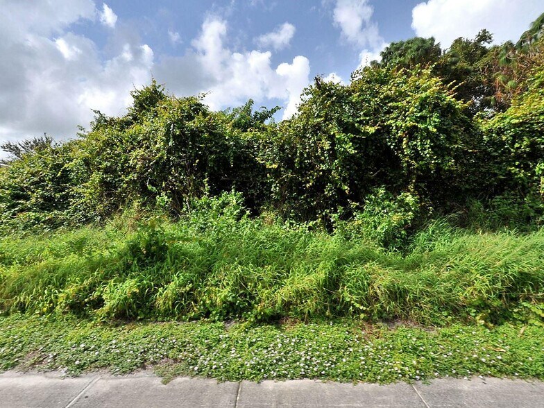 1738-1750 SW Bayshore Blvd, Port Saint Lucie, FL à vendre - Autre - Image 3 de 5