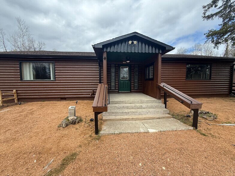 1640 W US-2, Crystal Falls, MI à vendre - Photo du bâtiment - Image 2 de 99