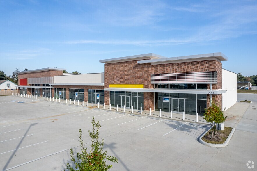 5815 Gulf Fwy, Houston, TX à louer - Photo du bâtiment - Image 1 de 9