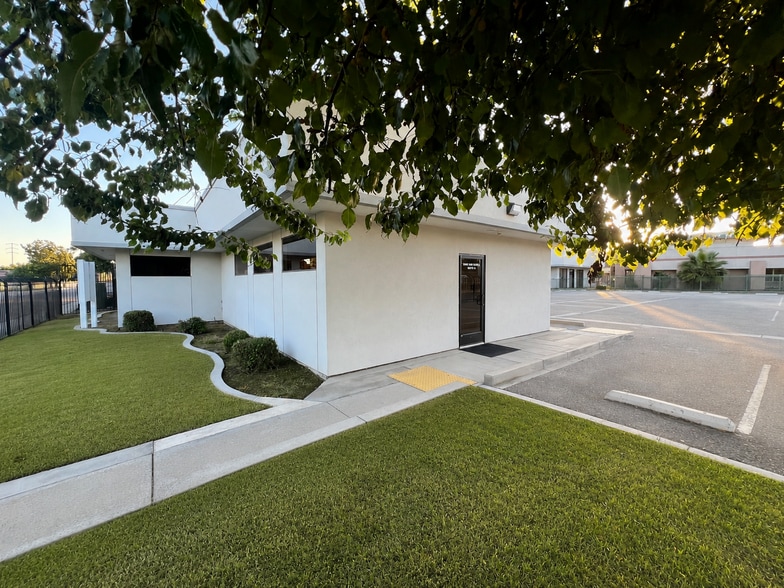 4000 San Dimas St, Bakersfield, CA for sale - Building Photo - Image 2 of 14