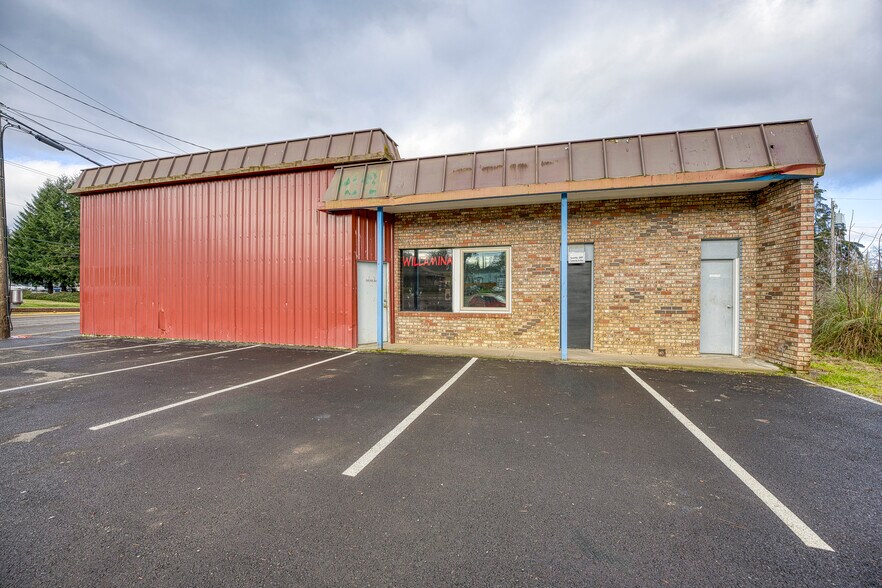 452 SE Main St, Willamina, OR à vendre - Photo du bâtiment - Image 2 de 47