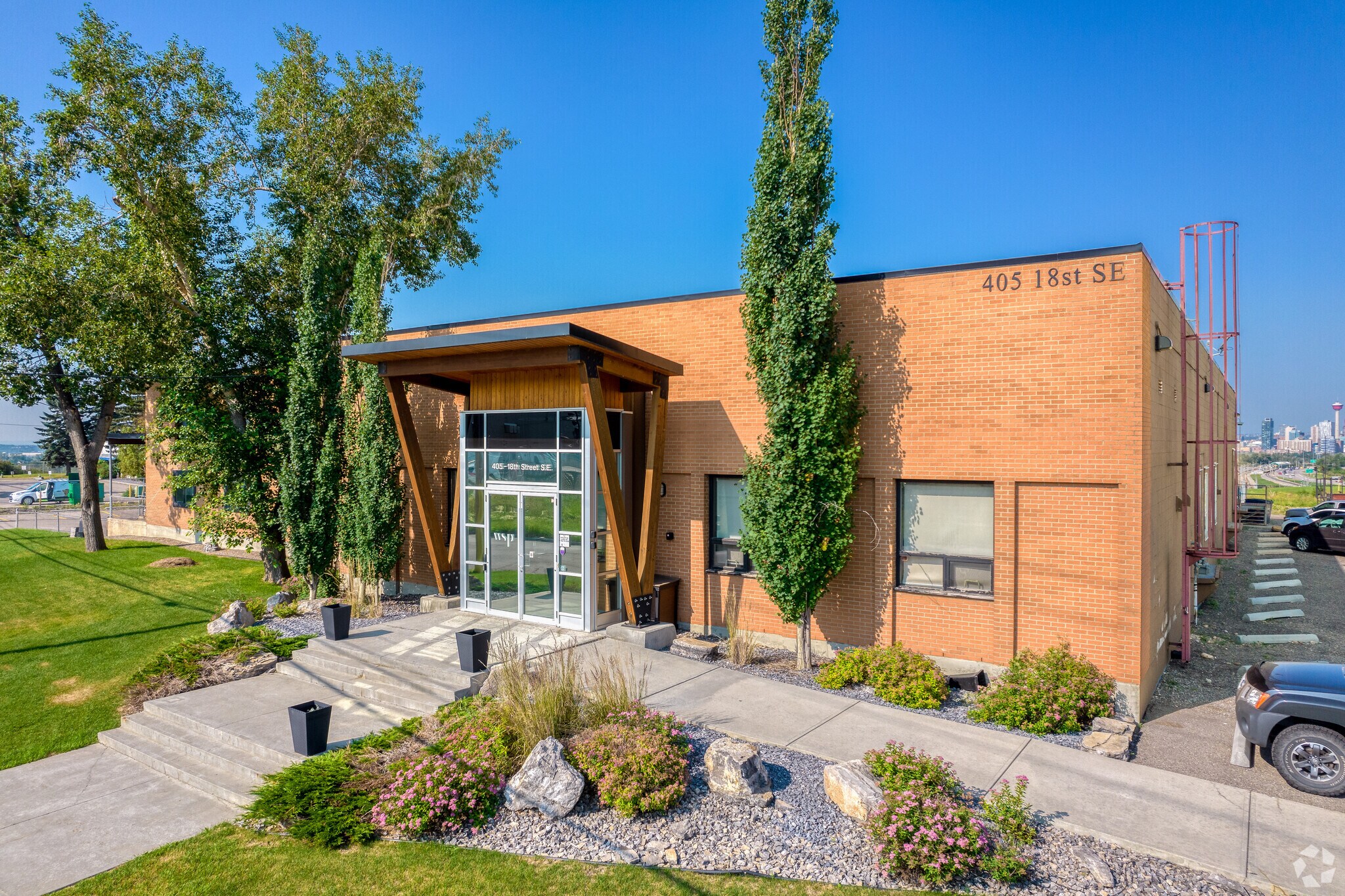 405 18th St SE, Calgary, AB à vendre Photo principale- Image 1 de 1