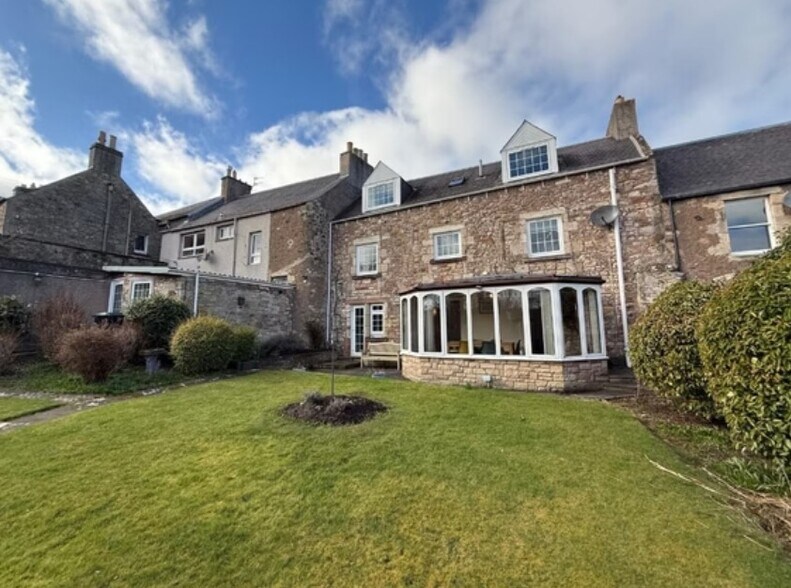 48 Castlegate, Jedburgh for sale - Building Photo - Image 2 of 10