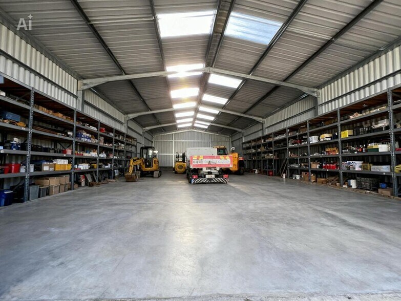 Flex in Compiègne for lease - Interior Photo - Image 1 of 2