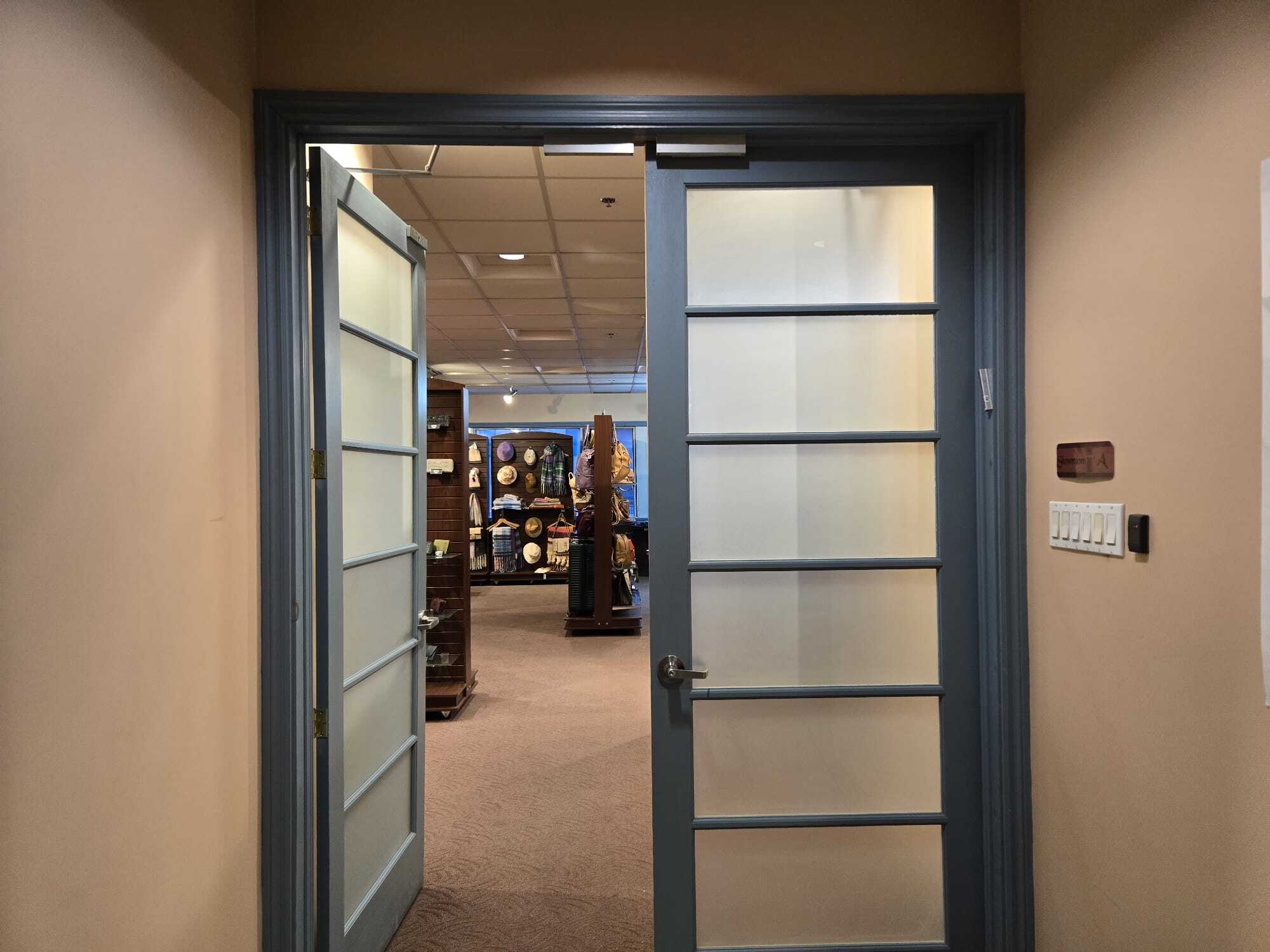 8340-8370 Labarre, Montréal, QC à louer Photo intérieure- Image 1 de 12