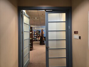 8340-8370 Labarre, Montréal, QC à louer Photo intérieure- Image 1 de 12