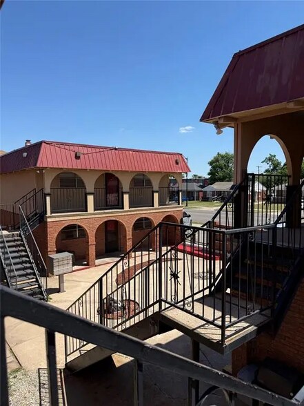 3815 NW 23rd St, Oklahoma City, OK à vendre - Photo du bâtiment - Image 2 de 14