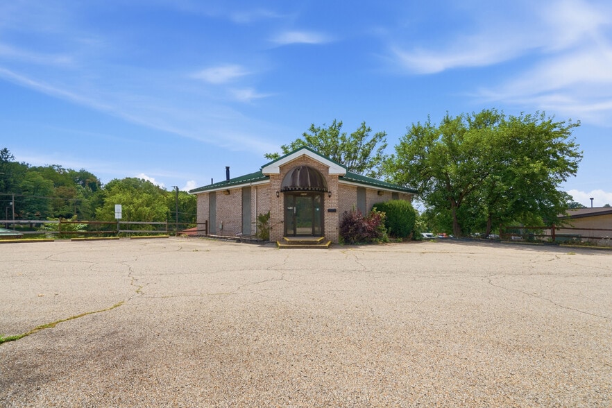 2715 Mosside Blvd, Monroeville, PA for sale - Building Photo - Image 2 of 32