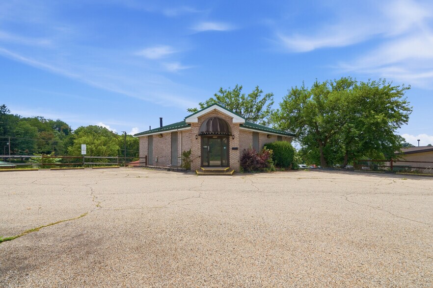 2715 Mosside Blvd, Monroeville, PA à vendre - Photo du bâtiment - Image 2 de 32