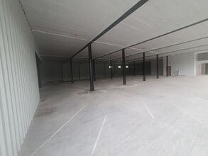 1-10 Tanyard Rd, Huddersfield for lease Interior Photo- Image 2 of 4