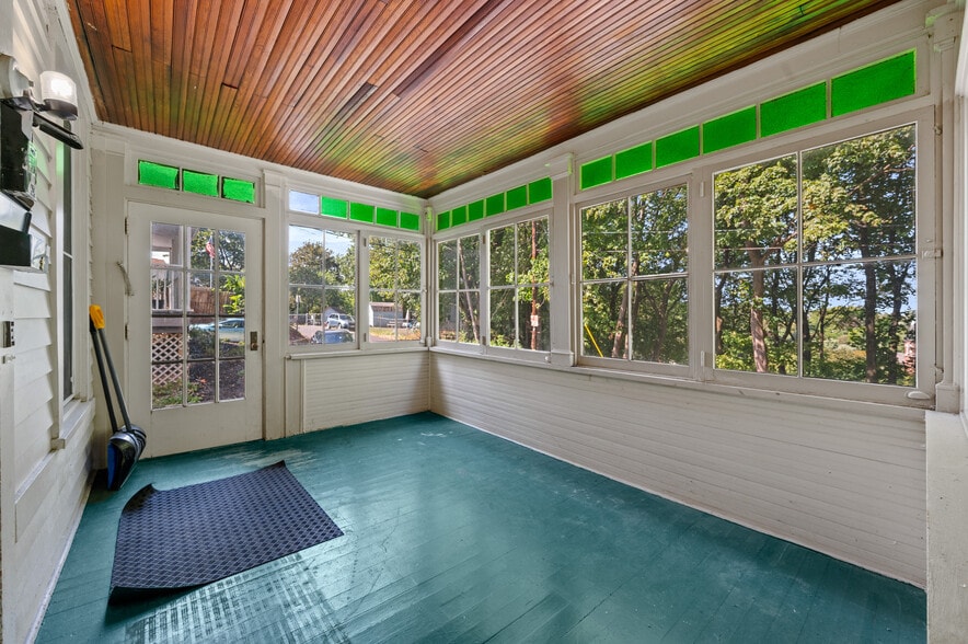 Troy Multi-Family Portfolio portfolio of 3 properties for sale on LoopNet.ca - Building Photo - Image 3 of 32