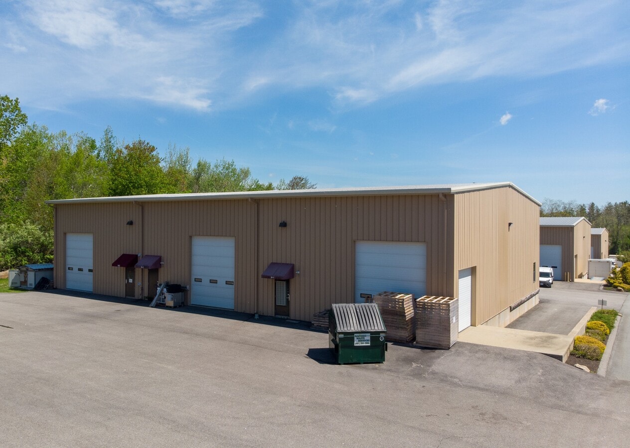 376 Dry Bridge Rd, North Kingstown, RI 02852 - Unit H1 & H2 - - Interior Photo - Image 1 of 18
