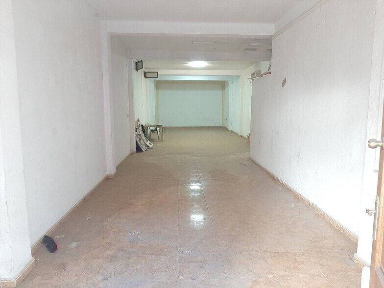 Carrer Albuixarres, 53, Alzira, Valencia for lease - Primary Photo - Image 1 of 13