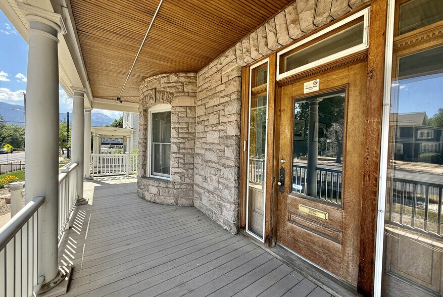 704 E Boulder St, Colorado Springs, CO à vendre - Photo du bâtiment - Image 2 de 4