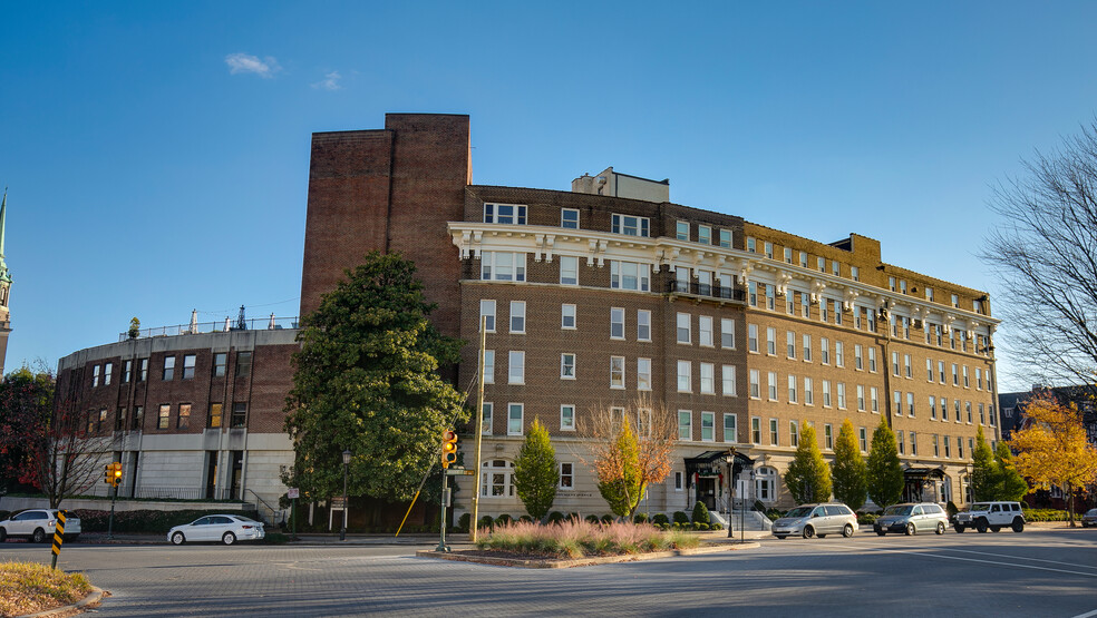 413-421 Stuart Cir, Richmond, VA à louer - Photo du bâtiment - Image 1 de 41