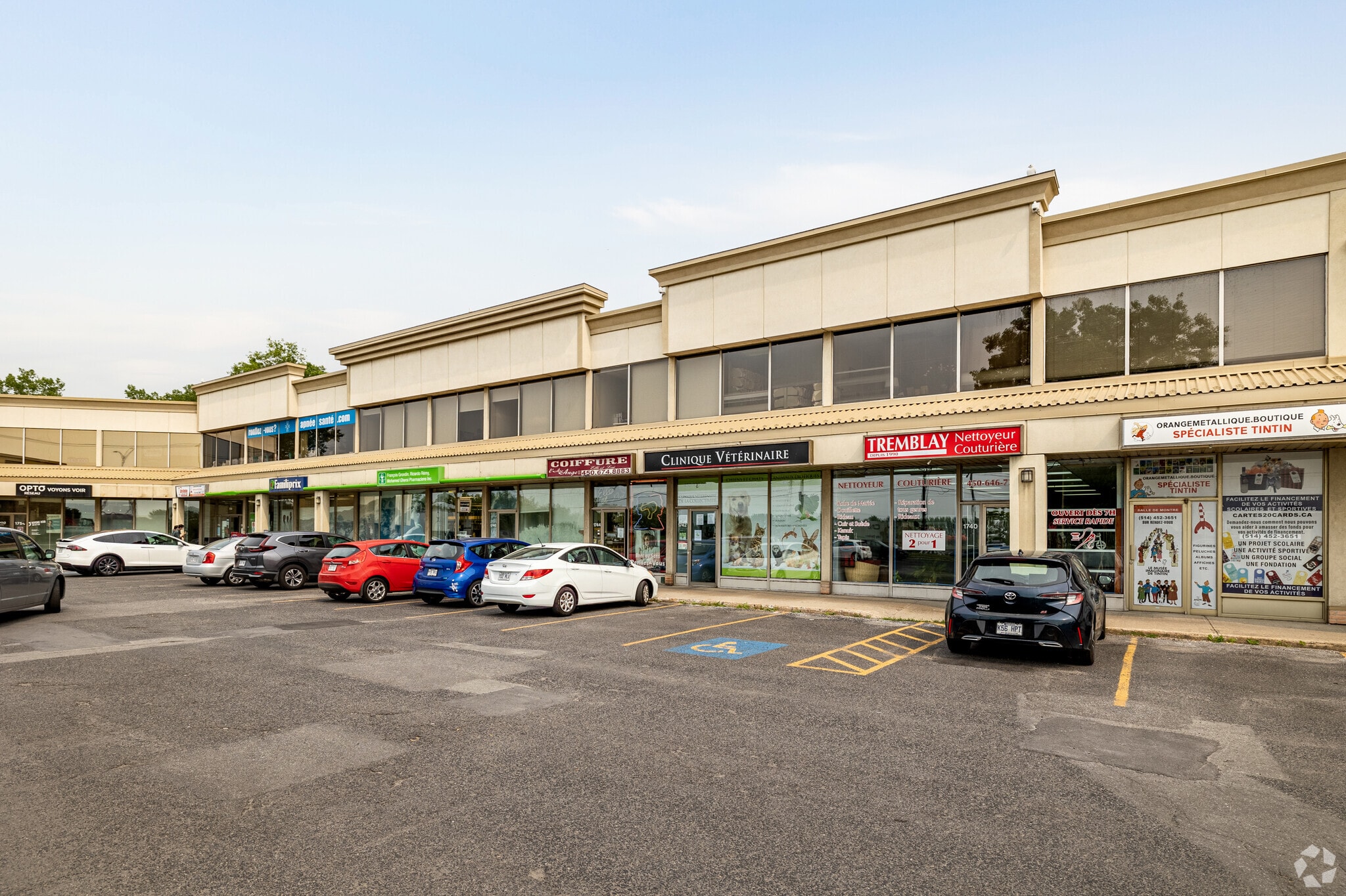 1732-1756 Boul Marie-Victorin, Longueuil, QC à louer Photo principale- Image 1 de 6