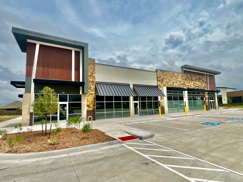 7051 N Wayne Rd, Westland, MI for sale - Building Photo - Image 2 of 6