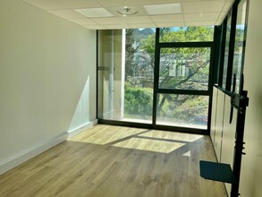 10 Route De La Valentine, Marseille for lease Interior Photo- Image 1 of 7
