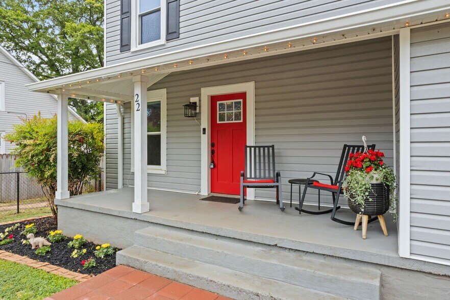 22 2nd Ave, Greenville, SC à vendre - Photo du bâtiment - Image 2 de 9