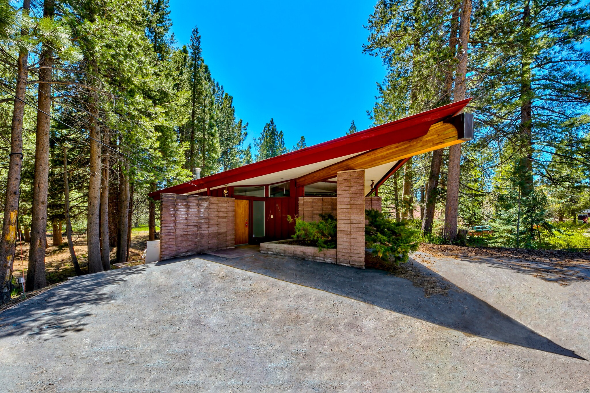 976 Edgewood Cir, South Lake Tahoe, CA for sale Building Photo- Image 1 of 11