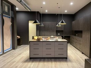 504 N Hermitage Ave, Chicago, IL for lease Interior Photo- Image 2 of 6