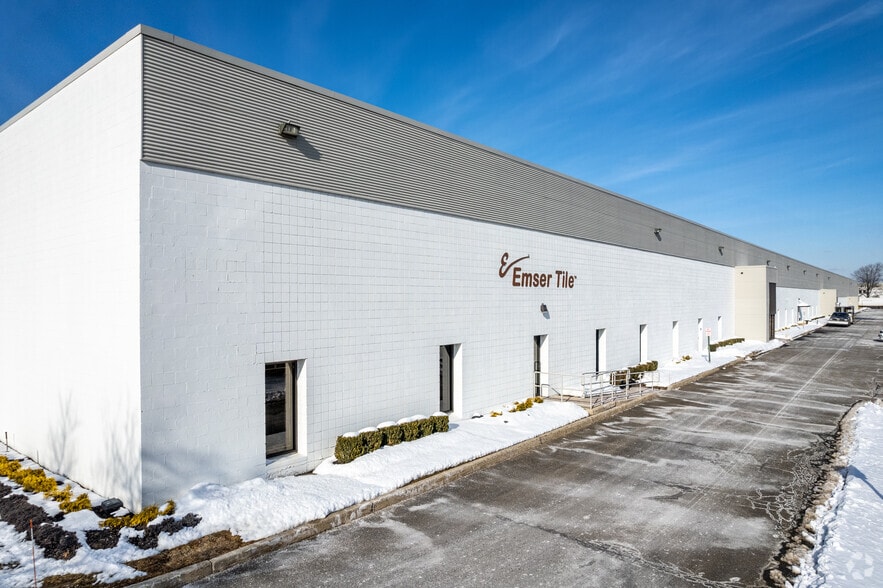 1270 Valley Brook Ave, Lyndhurst, NJ for lease - Building Photo - Image 3 of 8