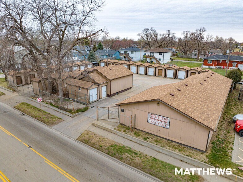 2426 9th Ave, Council Bluffs, IA à vendre - Photo du bâtiment - Image 3 de 5
