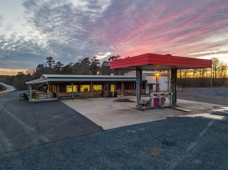 28 Indian Hwy 144, Broken Bow, OK for sale - Primary Photo - Image 1 of 67